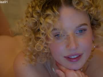 girl
        ellaa91 cam image #3278383