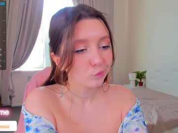 girl
        renessy_ cam image #1187318