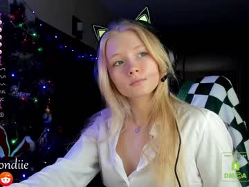 girl
        bestblondiiecb cam image #584504