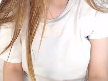 girl
        heyimjuly cam image #101393