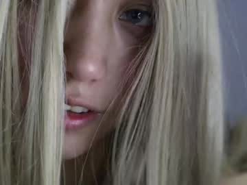 girl
        wendy_daniela cam image #3614973