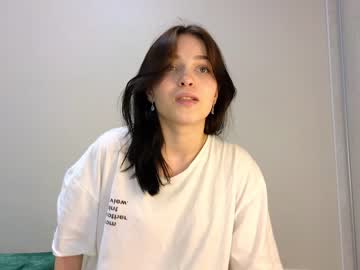 girl
        kr1stinarrow cam image #1971615