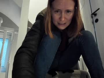 girl
        eatmypie69 cam image #426480