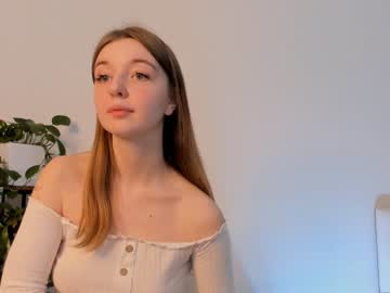 girl
        elizabeth__gray cam image #691745
