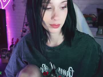 girl
        uindi cam image #4040144