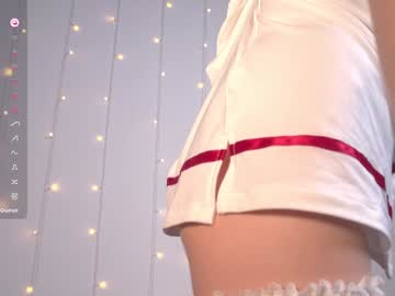 girl
        happynewdear cam image #6091644