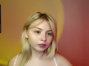 girl
        shy_blondiee cam image #961844