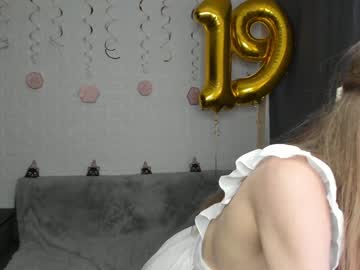 girl
        sandra_buika cam image #1935394