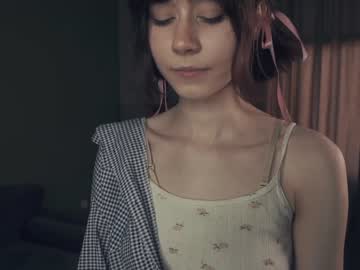 girl
        meghanash cam image #4030016