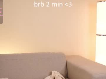 girl
        lizbethburks cam image #6772199