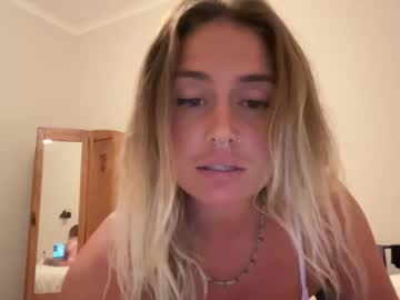 girl
        itsjessbby cam image #4306012