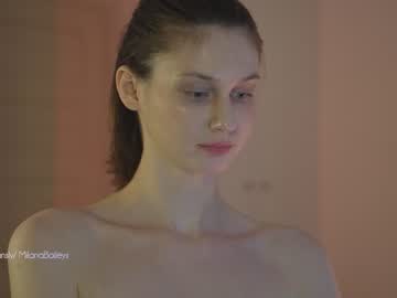 girl
        milanabaileys cam image #2784460