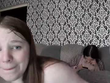 couple
        your_madhurricane cam image #2823183
