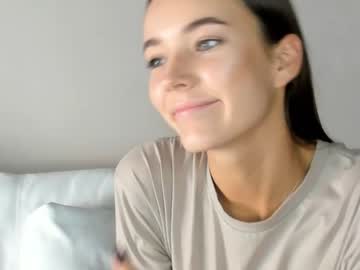 girl
        elizabethabigail cam image #101626