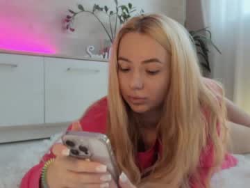 girl
        meryfoxxx cam image #1358561