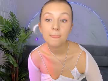 girl
        ashlyn_1 cam image #2957566