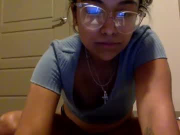 girl
        rleah832 cam image #4870051