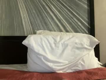 girl
        soloswinger69 cam image #3239365