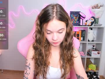 girl
        kate_clover cam image #5215046