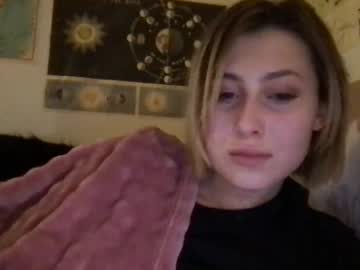 girl
        malie24 cam image #6283336