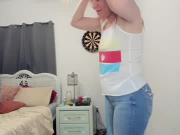 girl
        emberpheonixxx cam image #5682984