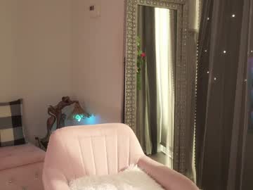 girl
        mysticxkitty cam image #6332933