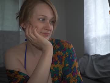 girl
        laylas_universe cam image #6634892
