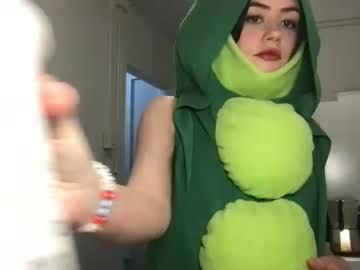 girl
        littlesugarpea cam image #2993383