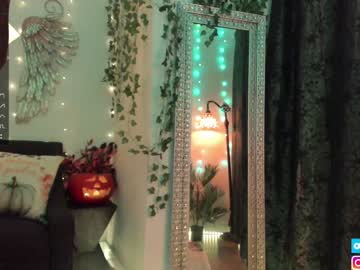 girl
        mysticxkitty cam image #2612931