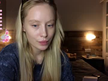 girl
        callme_star cam image #4161431