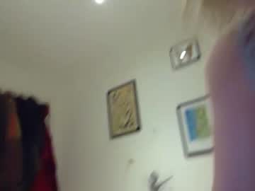girl
        redroseldn cam image #903427