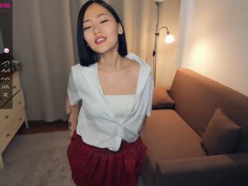 girl
        refined_style cam image #1464188