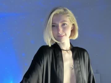 girl
        yournaughtymiss cam image #920268