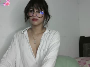 girl
        lovely_allys cam image #6801564