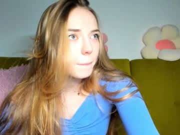 girl
        thisisamelia cam image #4981563