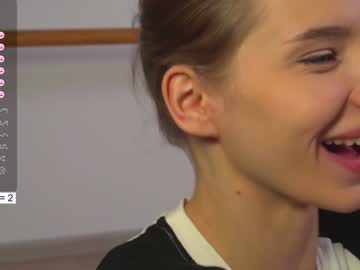 girl
        elation_evy cam image #4696373