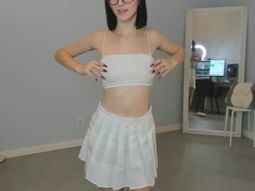 girl
        maaddy_dior cam image #2747224