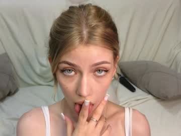girl
        rainauge cam image #4645365