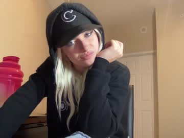 girl
        thtqunt cam image #1155532