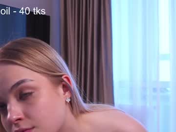 girl
        elsa_jeanie cam image #6531199