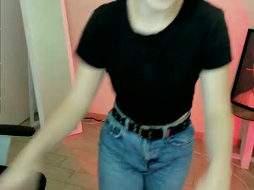 girl
        stasy_clapp cam image #4777780