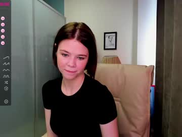 girl
        hello_alex_ cam image #1213148
