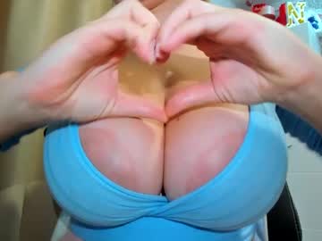 girl
        bigtitsmary2 cam image #4772509