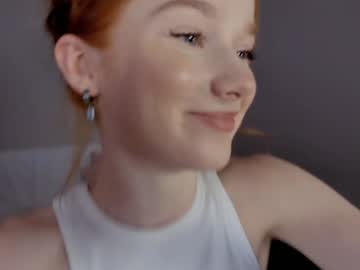 girl
        leahsthetics cam image #6890192