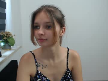 girl
        vivien_slender cam image #4547677