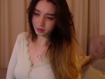 girl
        sarasuo cam image #4844054