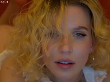 girl
        ellaa91 cam image #3292500