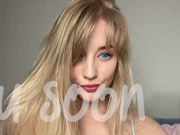 girl
        emma_lov2 cam image #382434