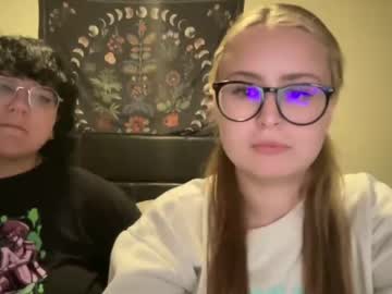 girl
        sarahmartin420 cam image #1881449