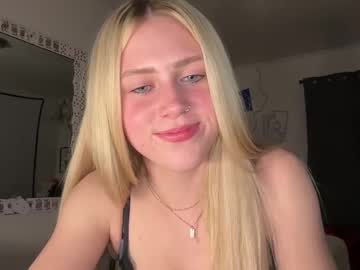 girl
        kayclaire cam image #5903649
